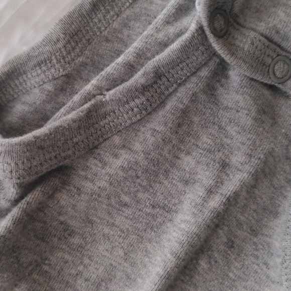 BUNDLE 3 Long Sleeve Onsies - Picture 5 of 6